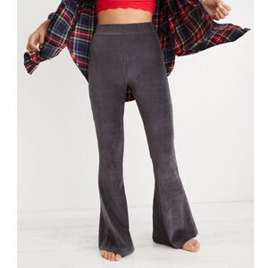 NWT Aerie Women Groove On Pants Velour Flared Leg High Waisted Ribbed Gray XS